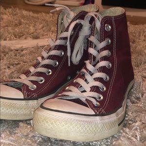 converse (burgundy)